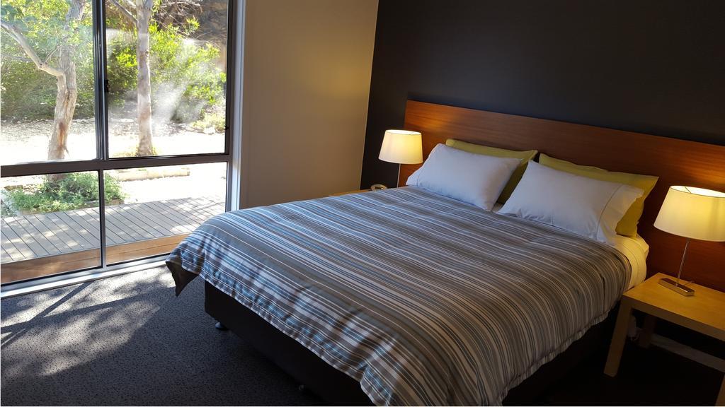 Вілла Coorong Waterfront Retreat Meningie Екстер'єр фото