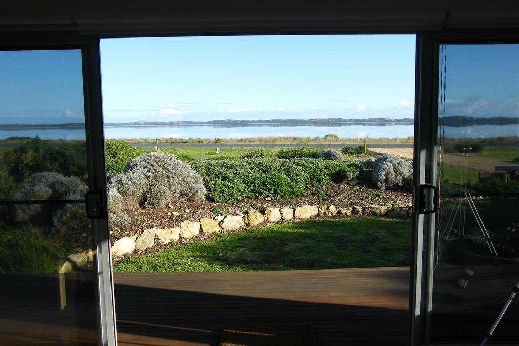 Вілла Coorong Waterfront Retreat Meningie Екстер'єр фото