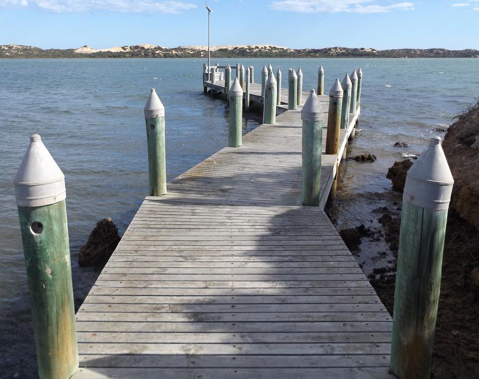 Вілла Coorong Waterfront Retreat Meningie Екстер'єр фото
