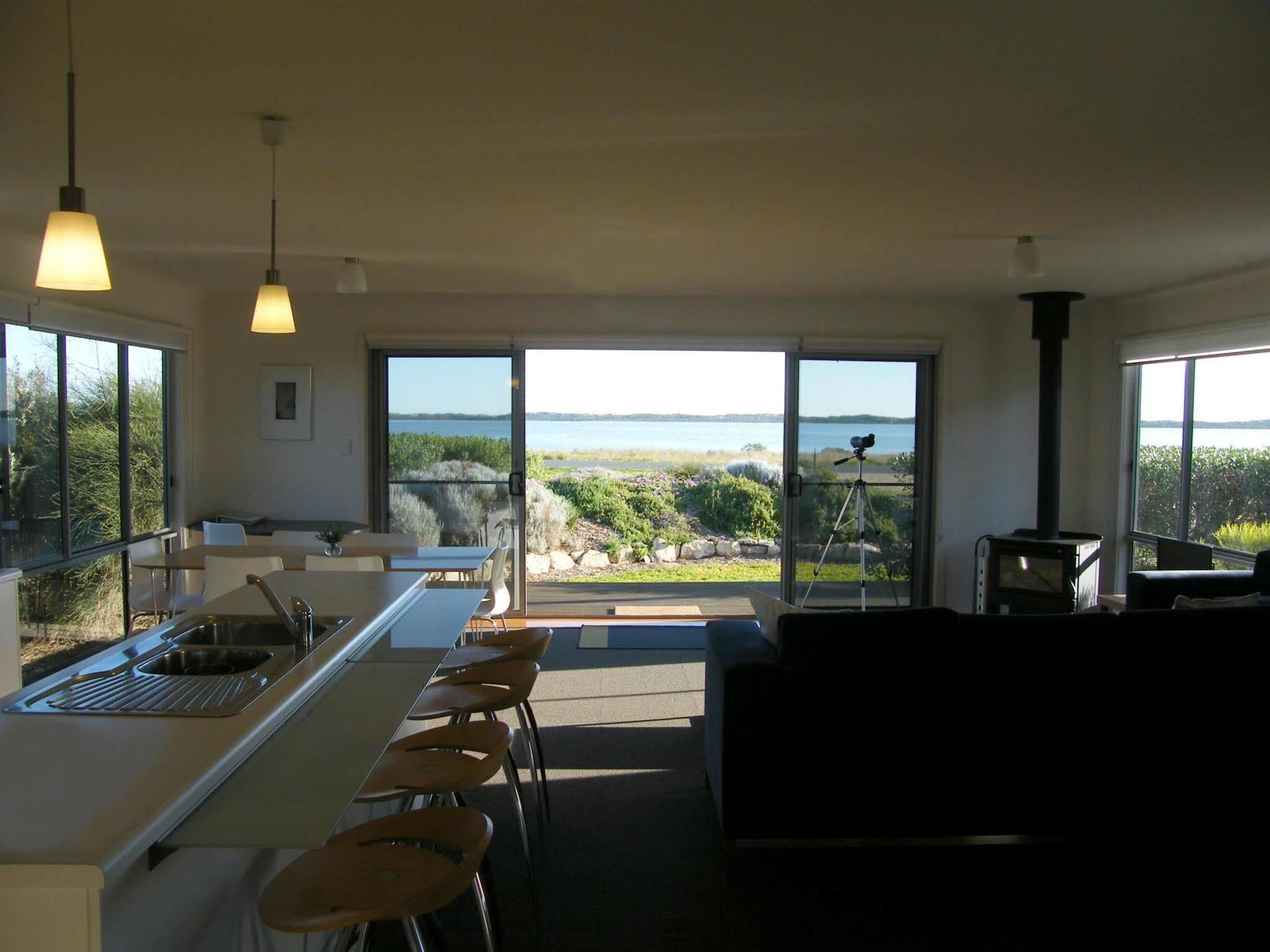 Вілла Coorong Waterfront Retreat Meningie Екстер'єр фото