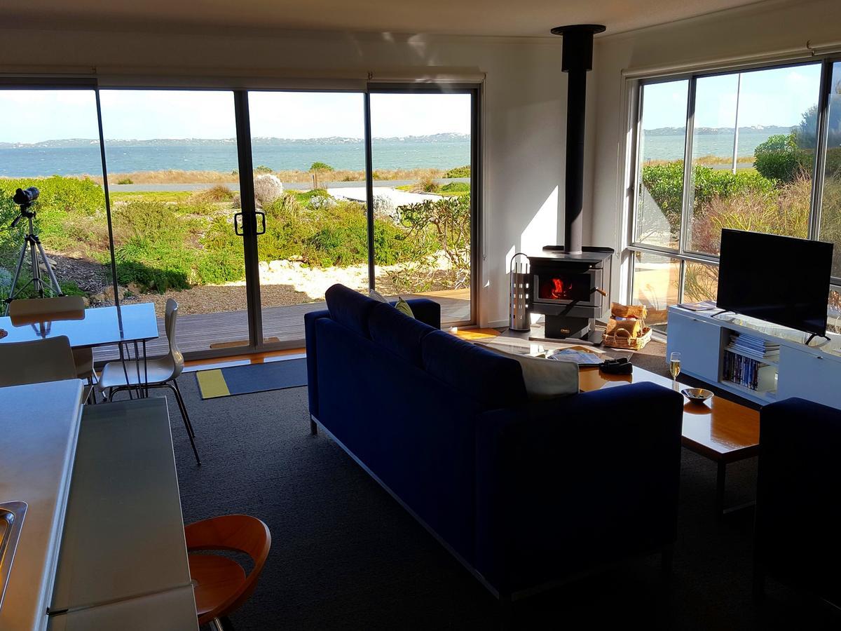 Вілла Coorong Waterfront Retreat Meningie Екстер'єр фото